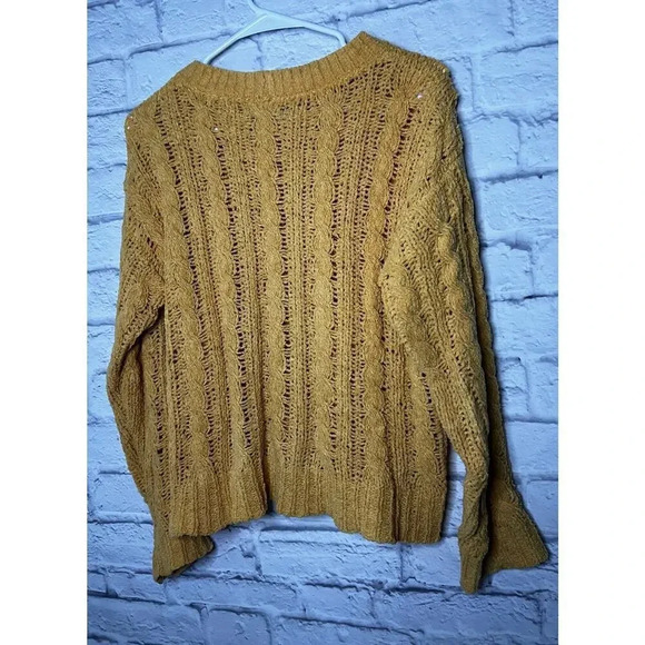 American Eagle yellow knit crew neck pullover soft sweater, size XS. - Picture 5 of 9
